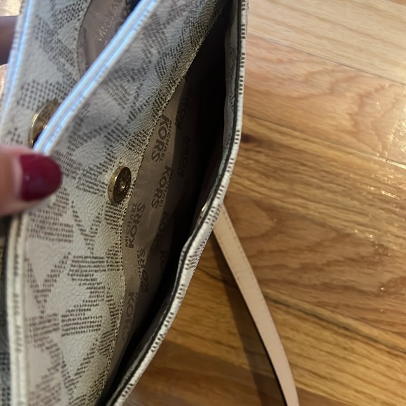 NWOT Ivory Michael Kors Long Crossbody Bag - Picture 12 of 12